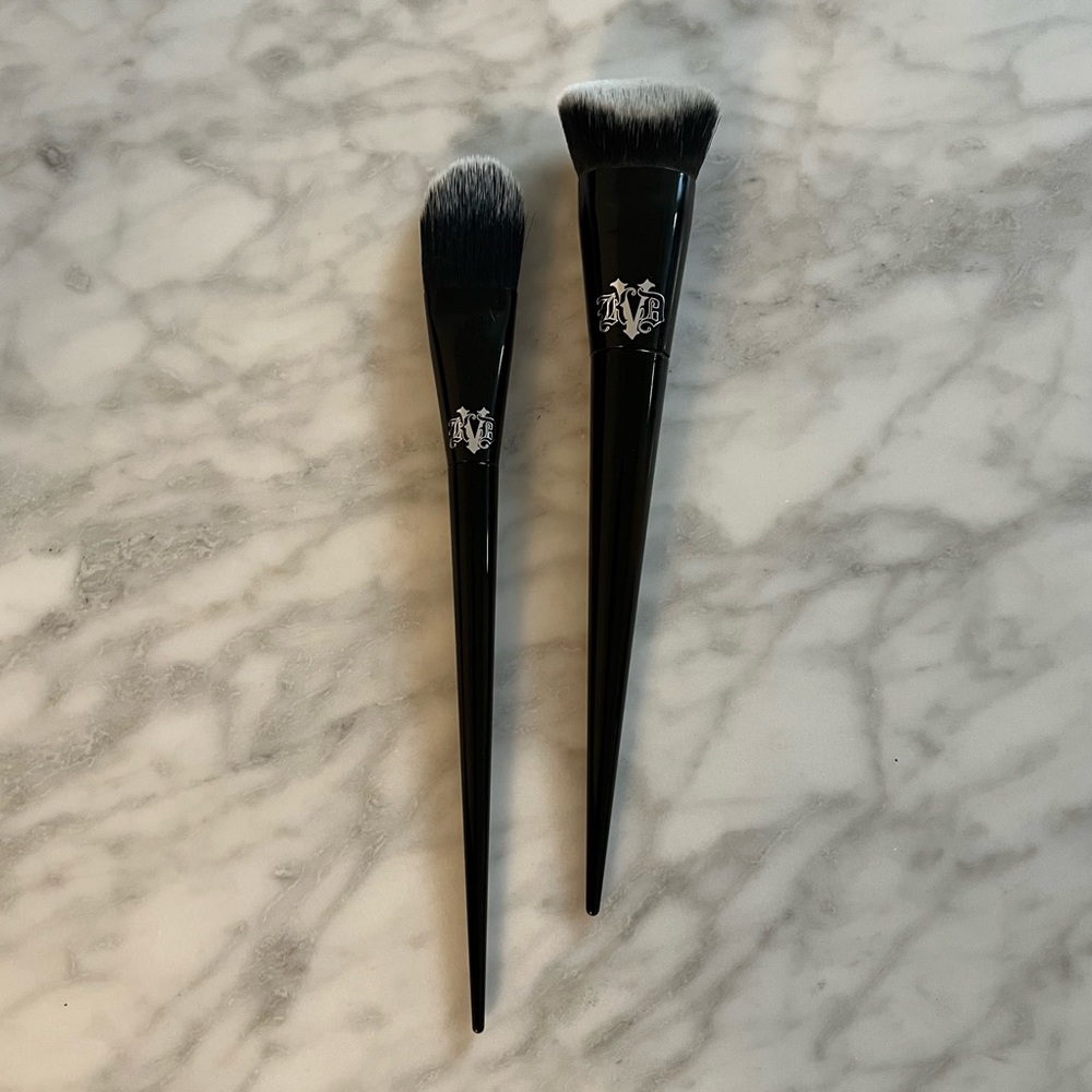 Set of KVD Beauty face makeup brushes (#10 and #25)